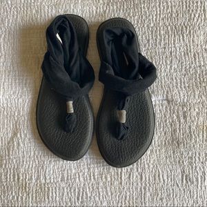 sanuk sandals